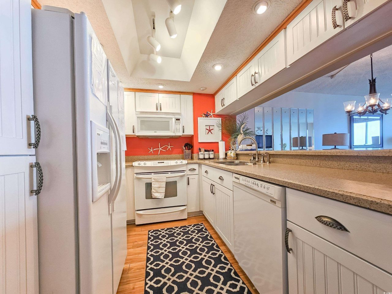 9820 Queensway Blvd. Photo 15