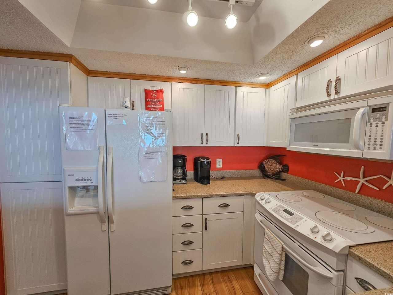 9820 Queensway Blvd. Photo 16