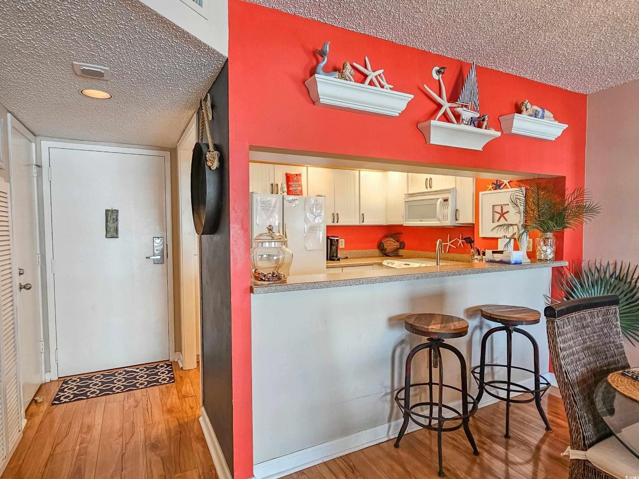 9820 Queensway Blvd. Photo 18