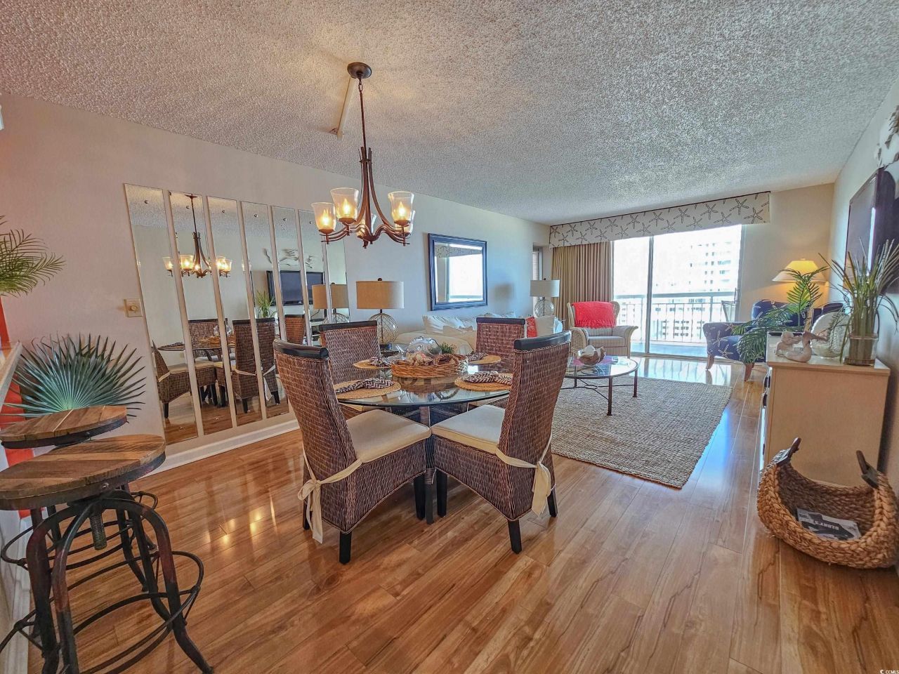 9820 Queensway Blvd. Photo 19