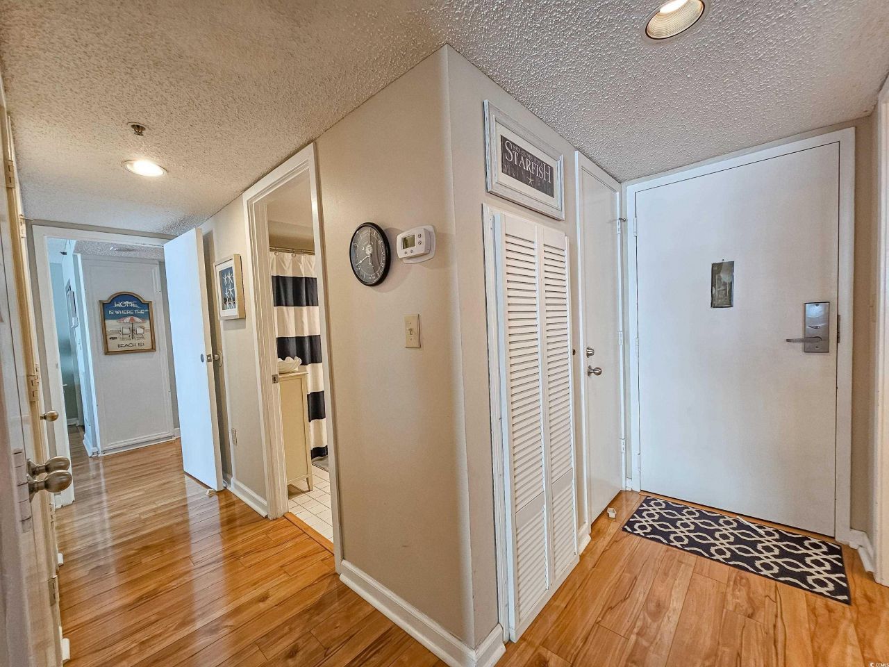 9820 Queensway Blvd. Photo 22