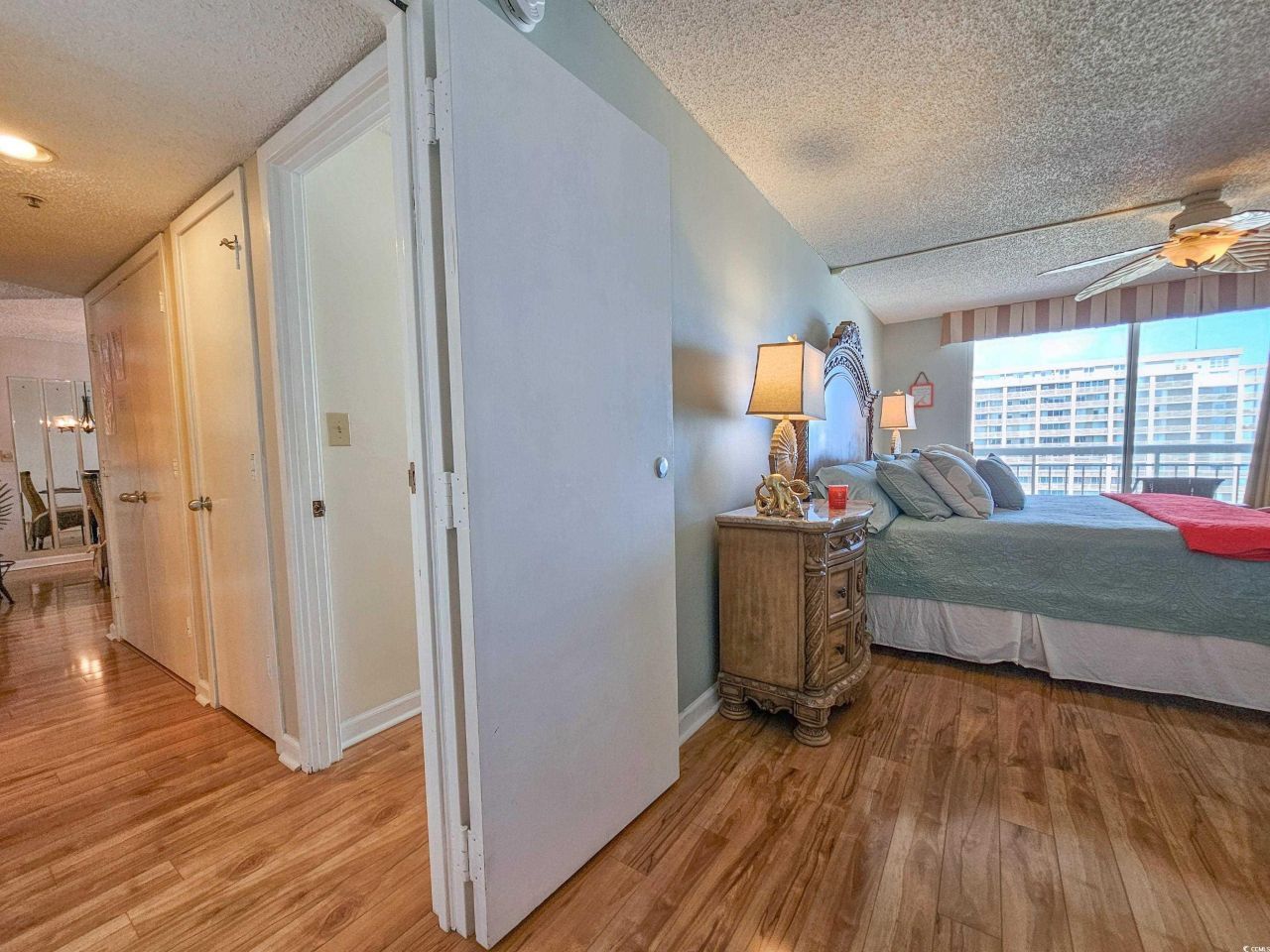 9820 Queensway Blvd. Photo 23