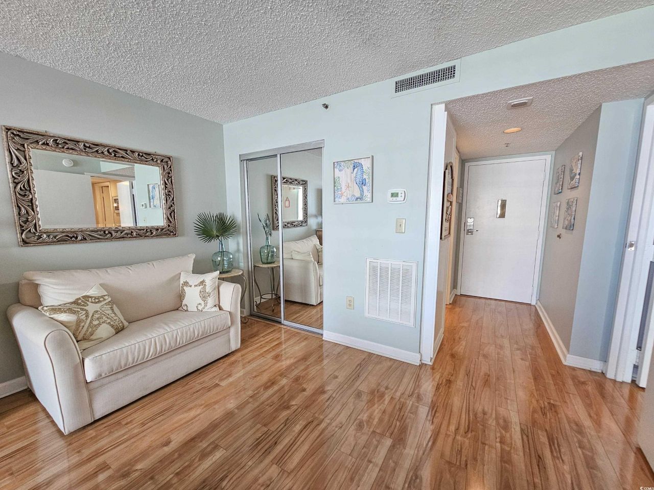 9820 Queensway Blvd. Photo 29