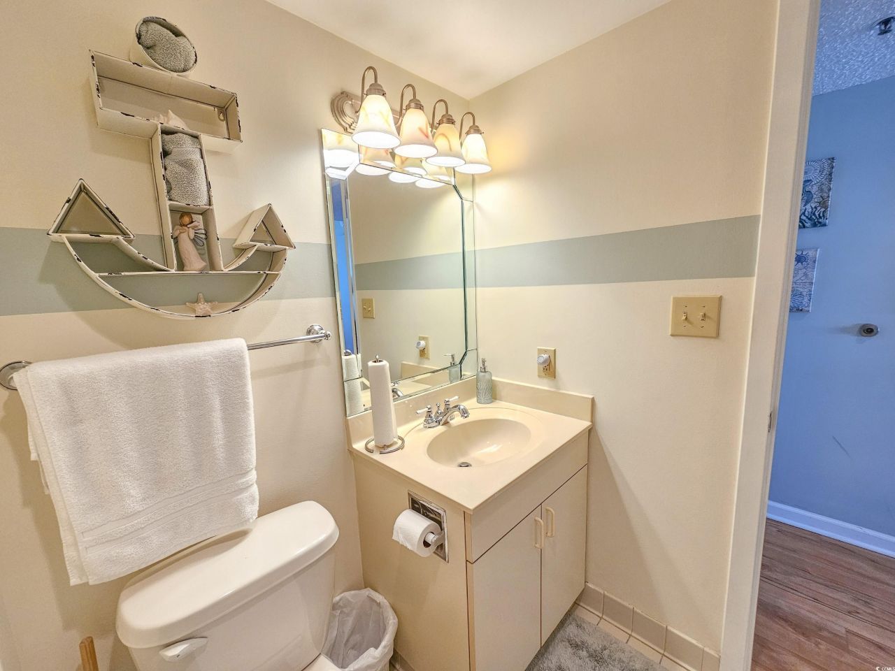 9820 Queensway Blvd. Photo 31