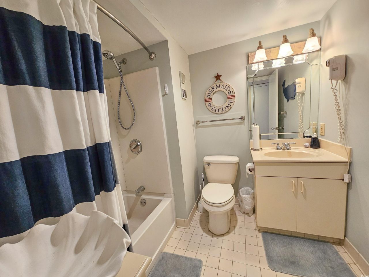 9820 Queensway Blvd. Photo 36