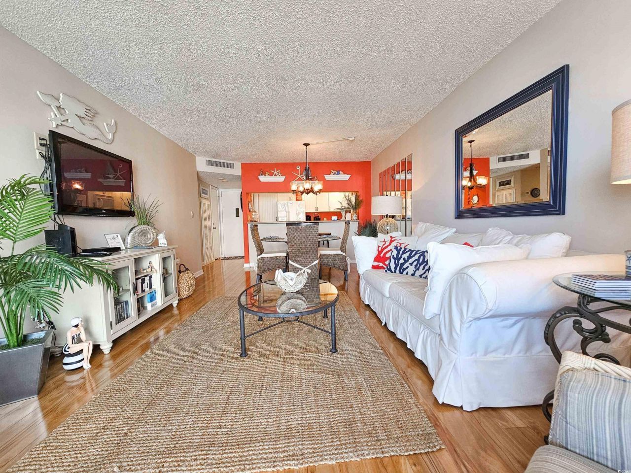 9820 Queensway Blvd. Photo 6