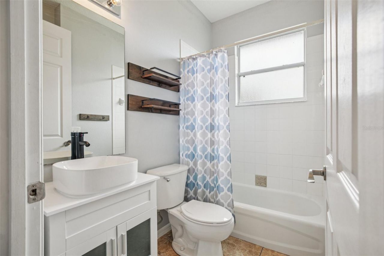 13421 Biscayne Drive, Grand Island, FL 32735 Photo