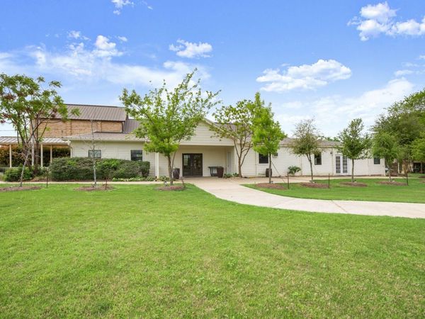 412 Depot ST, Elgin, TX 78621