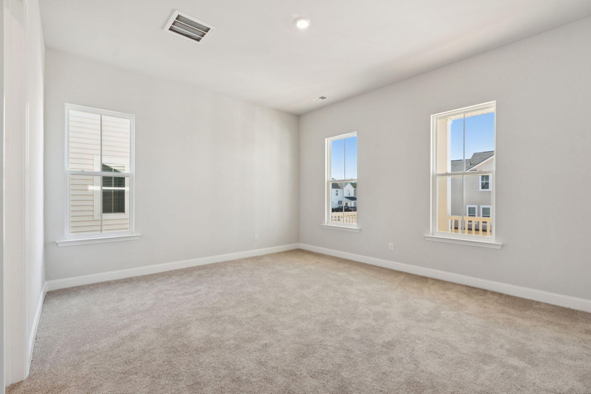 185 Threaded Fern Street Photo 16