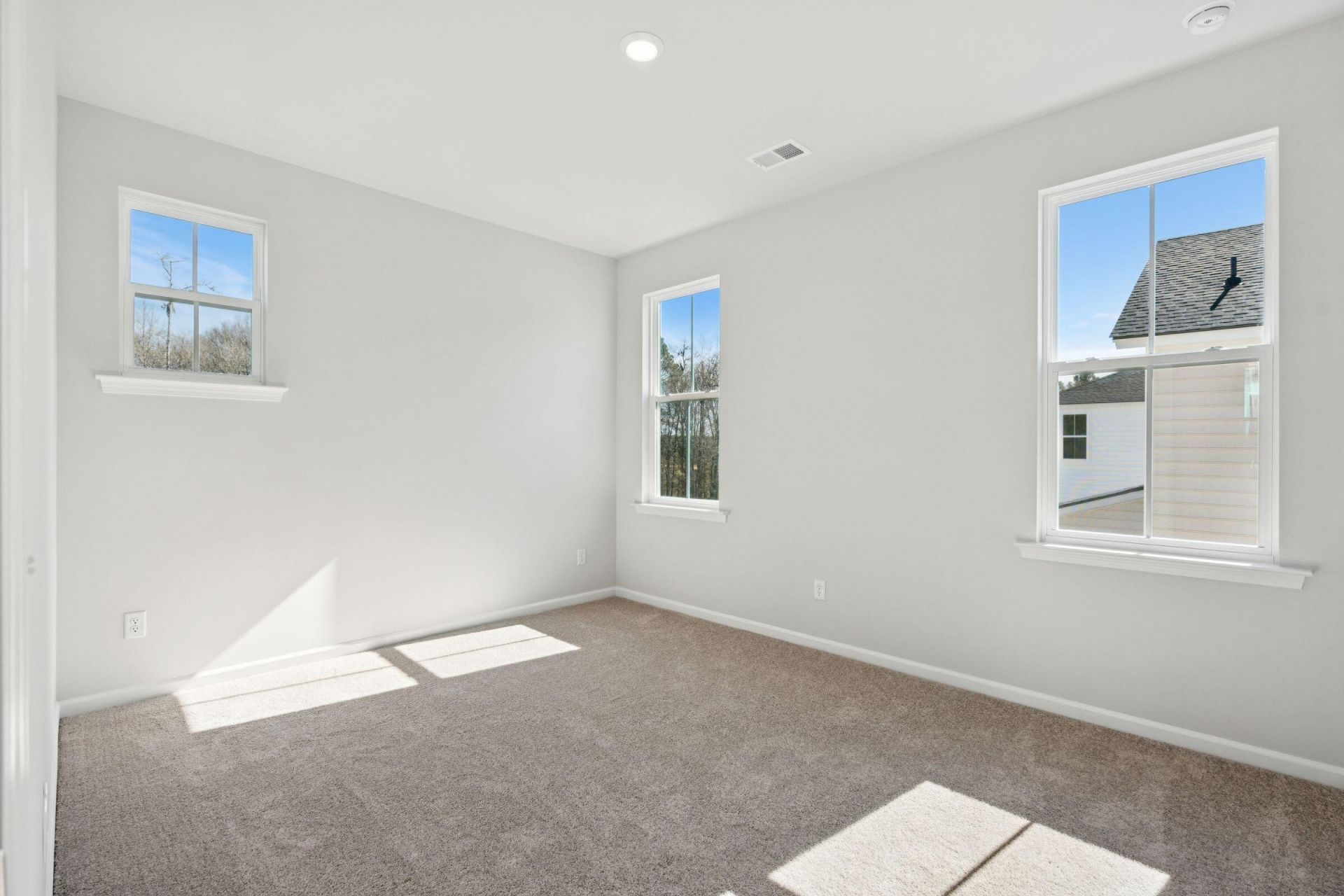185 Threaded Fern Street Photo 32