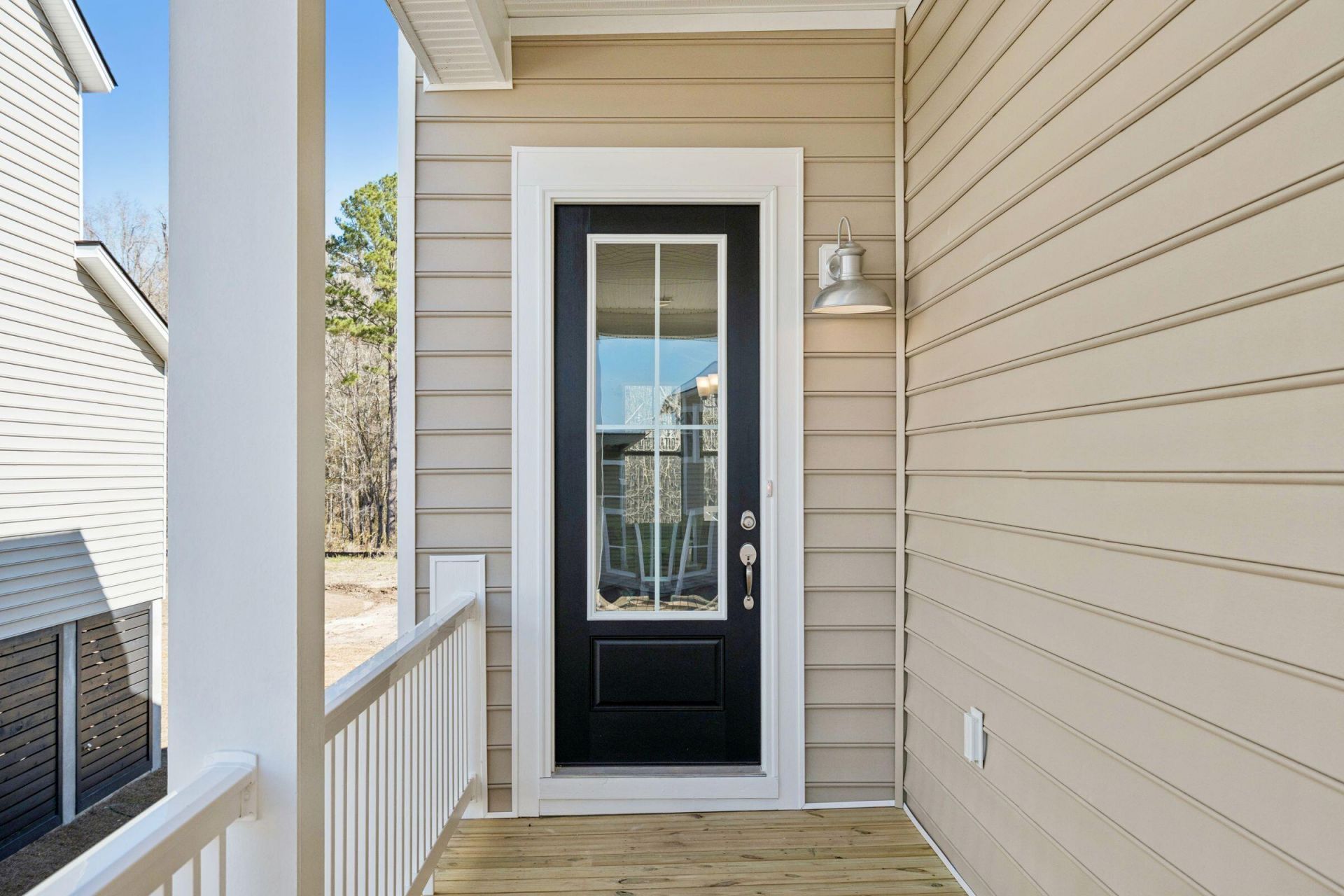 185 Threaded Fern Street Photo 5
