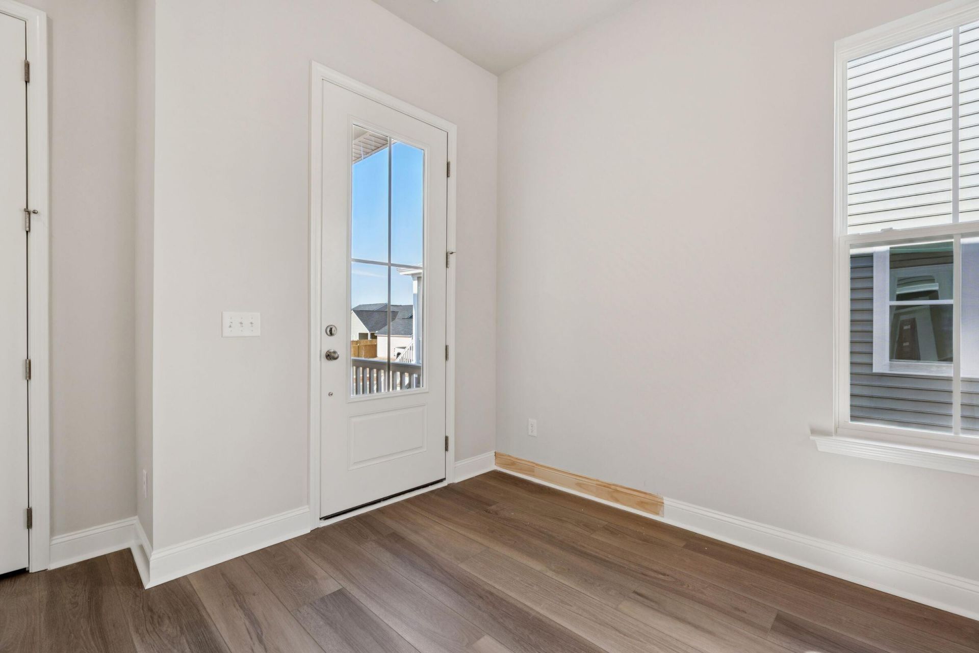 185 Threaded Fern Street Photo 7