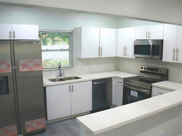 2503 NW 9th St, Fort Lauderdale, FL 33311