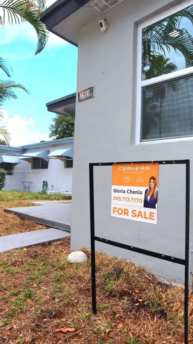 2503 NW 9th St, Fort Lauderdale, FL 33311 Photo