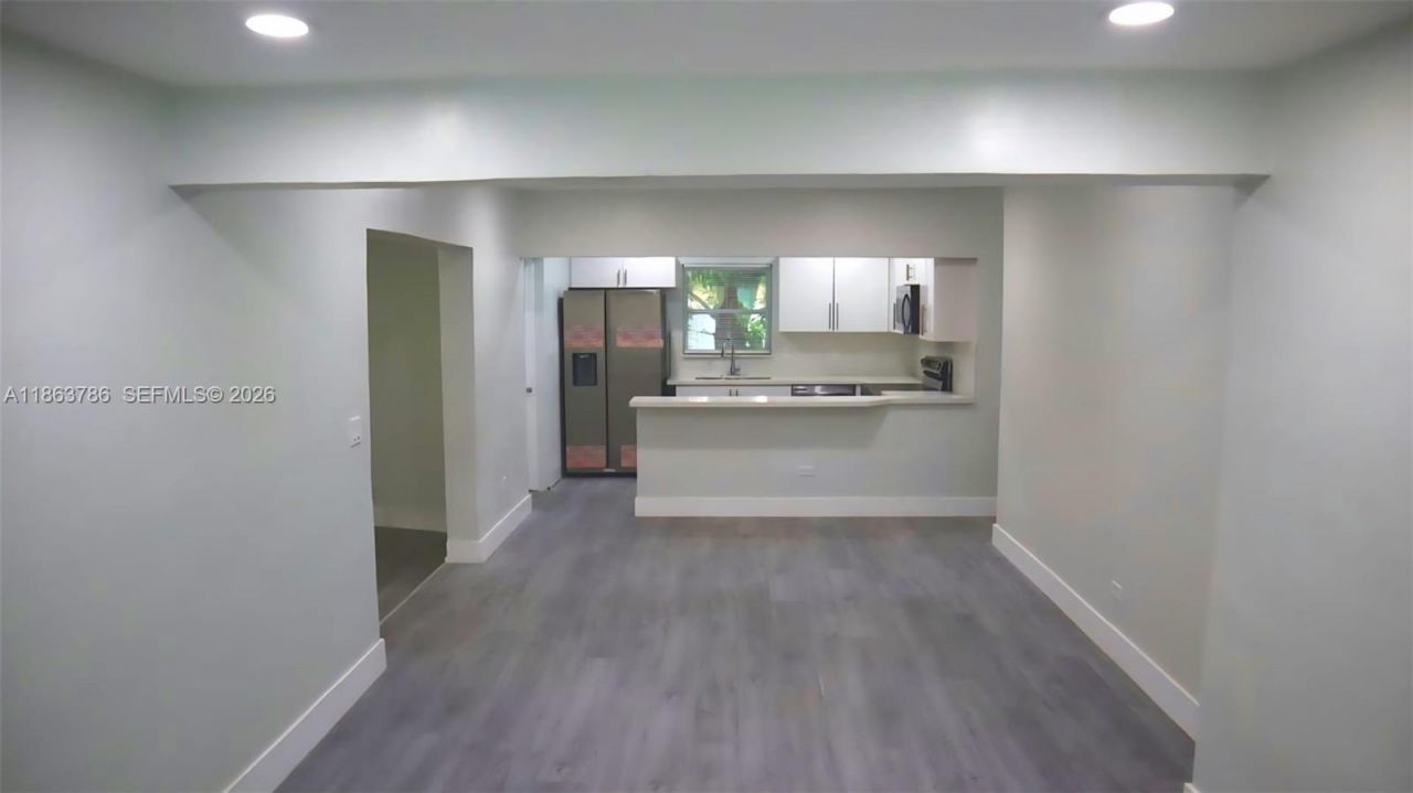 2503 NW 9th St, Fort Lauderdale, FL 33311 Photo