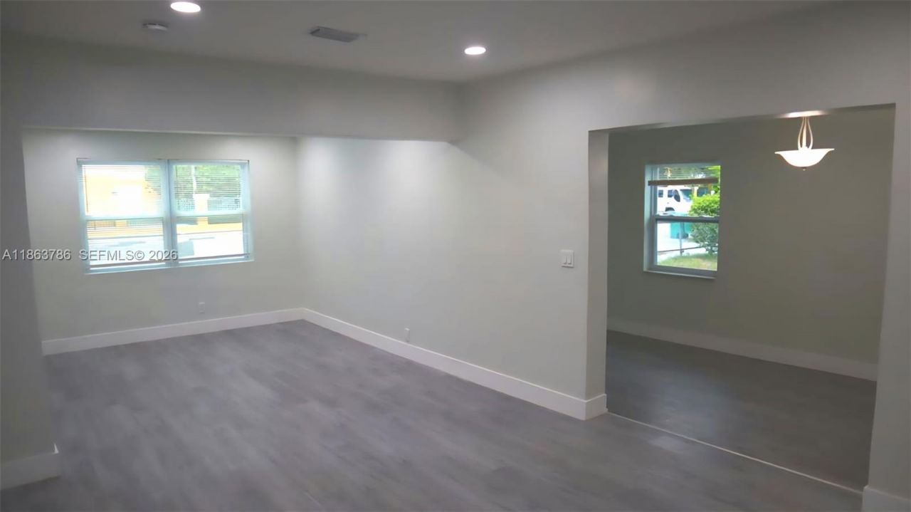 2503 NW 9th St, Fort Lauderdale, FL 33311 Photo