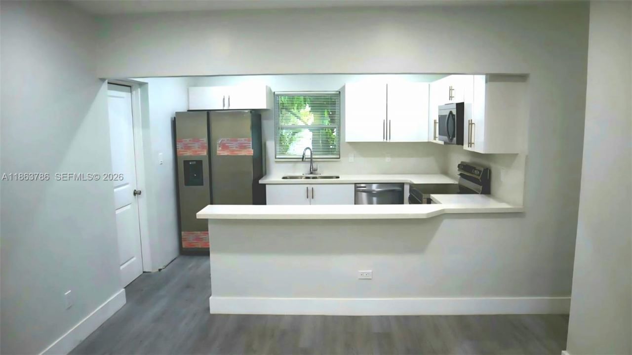 2503 NW 9th St, Fort Lauderdale, FL 33311 Photo