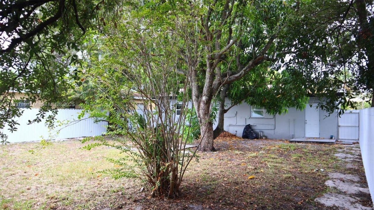 2503 NW 9th St, Fort Lauderdale, FL 33311 Photo