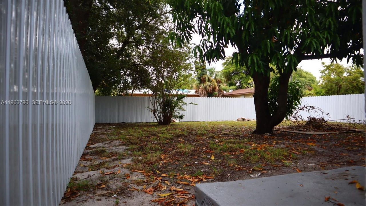 2503 NW 9th St, Fort Lauderdale, FL 33311 Photo