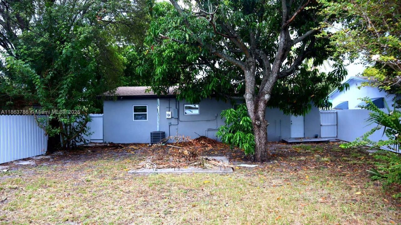 2503 NW 9th St, Fort Lauderdale, FL 33311 Photo