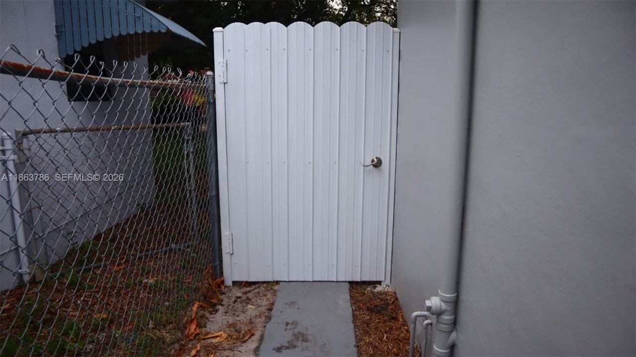 2503 NW 9th St, Fort Lauderdale, FL 33311 Photo