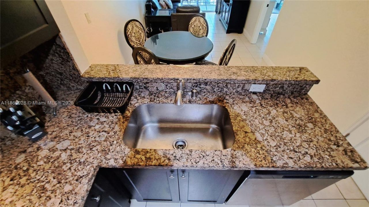 201 178th Dr, Unit 225, Sunny Isles Beach, FL 33160 Photo