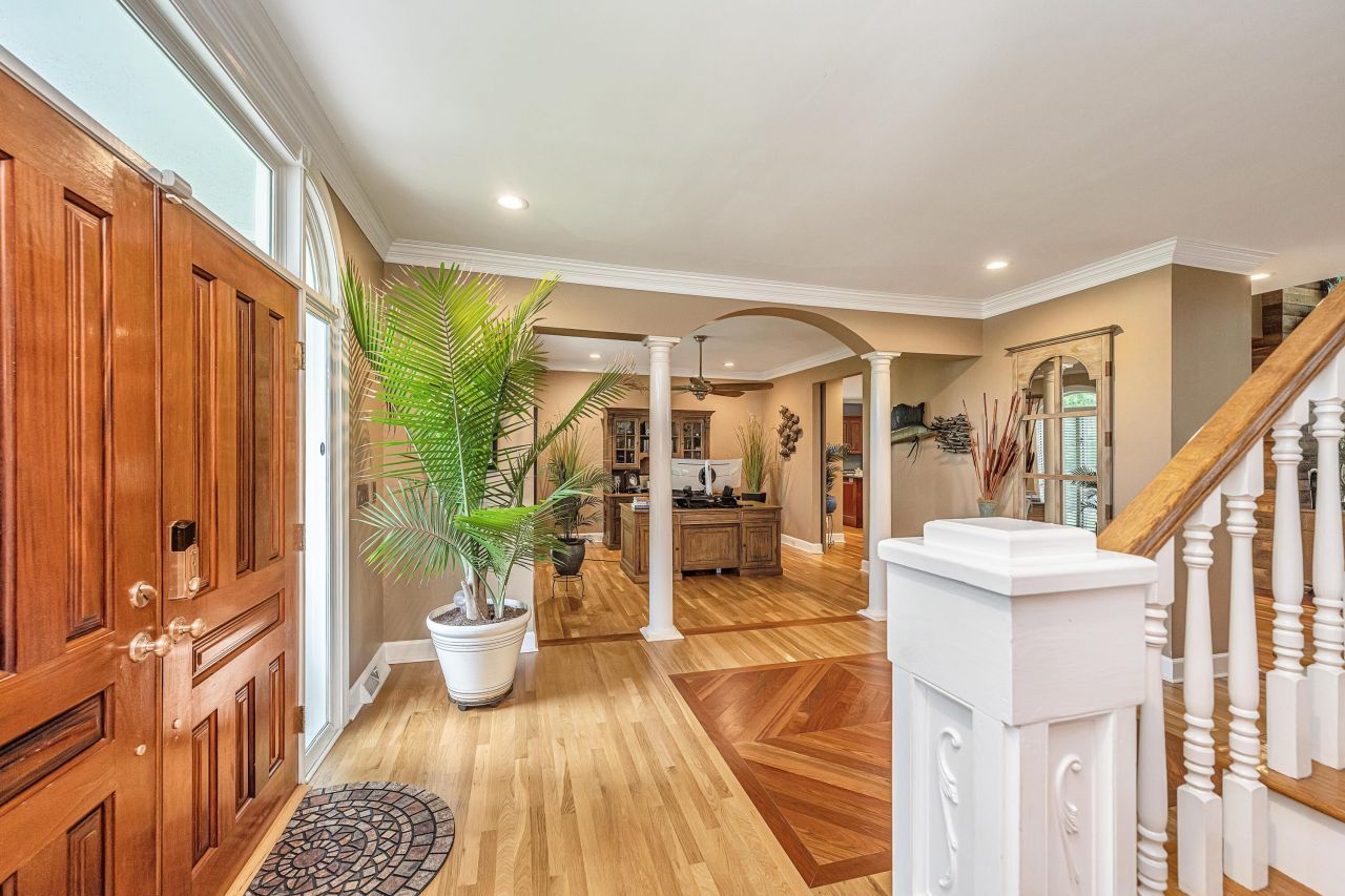 975 Mayfield Street Photo 10