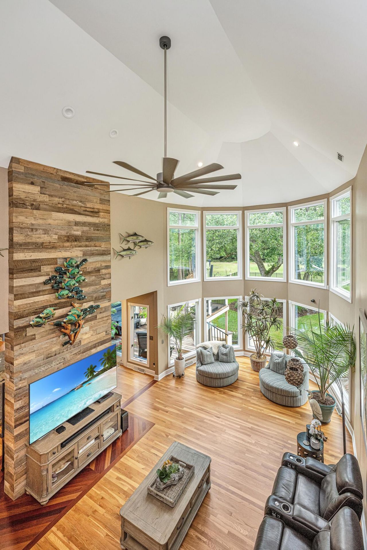 975 Mayfield Street Photo 15