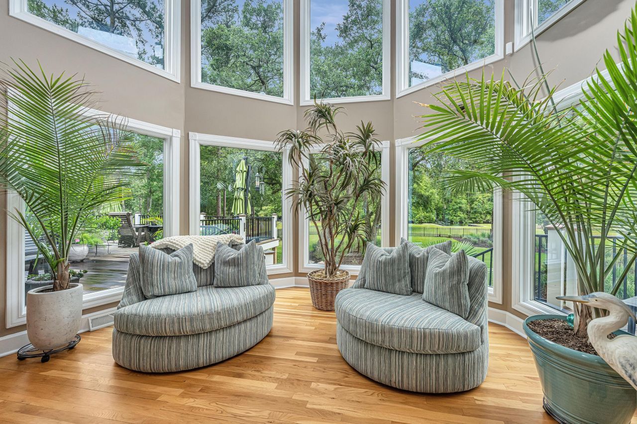 975 Mayfield Street Photo 17