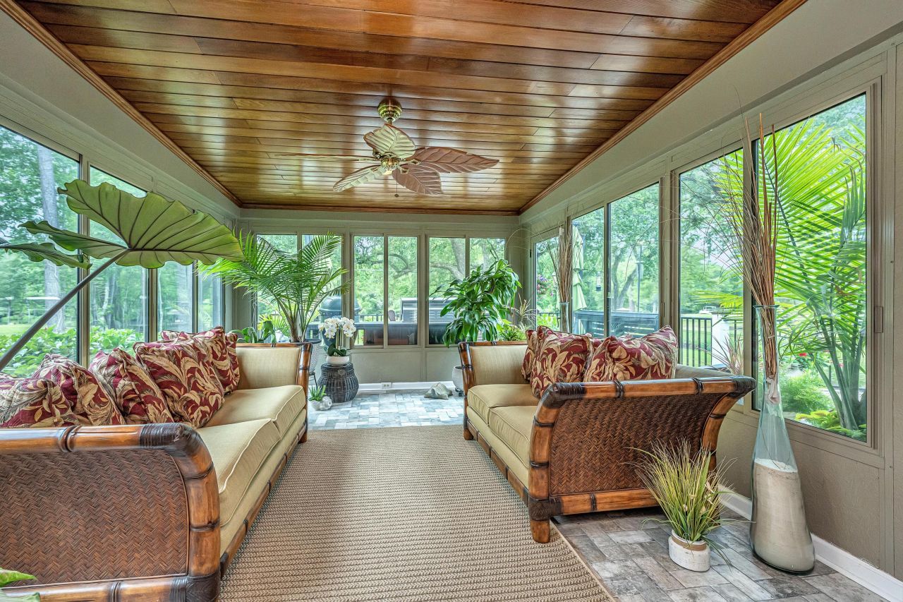 975 Mayfield Street Photo 23