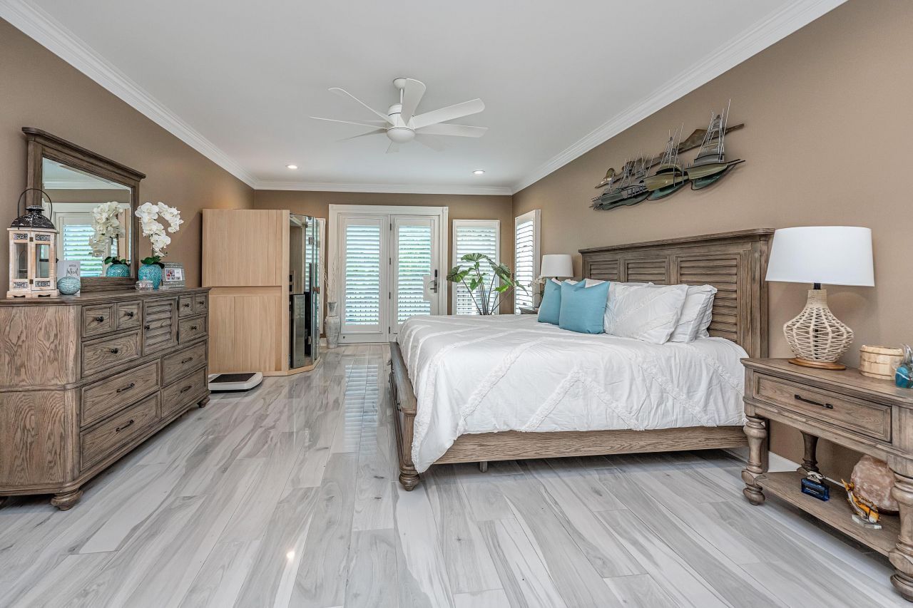 975 Mayfield Street Photo 25