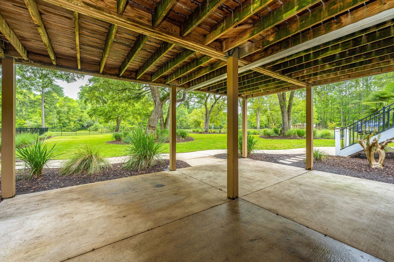 975 Mayfield Street Photo 47