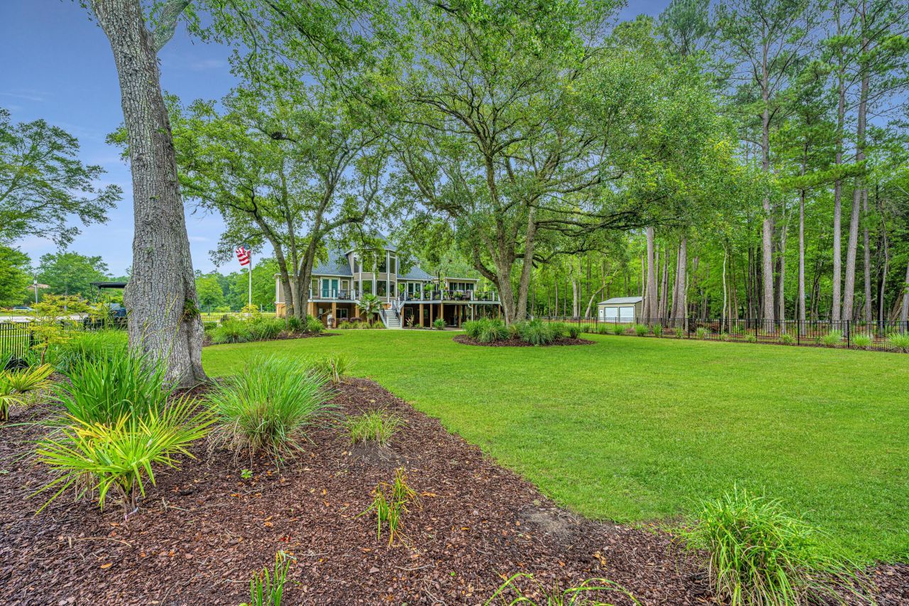 975 Mayfield Street Photo 55