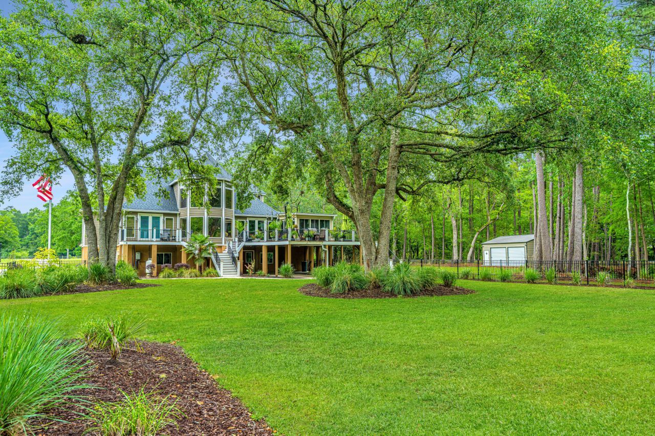 975 Mayfield Street Photo 56