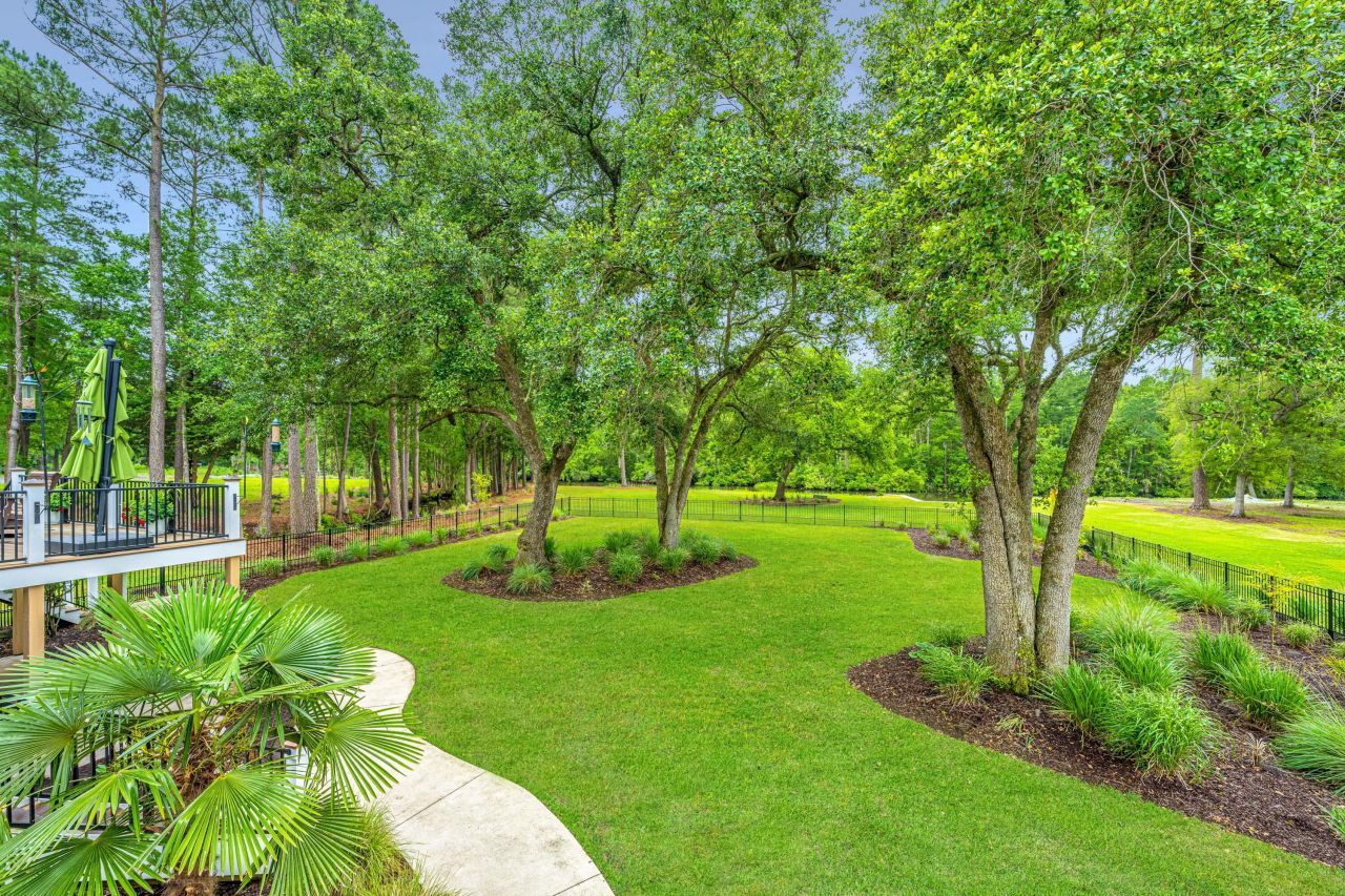 975 Mayfield Street Photo 59