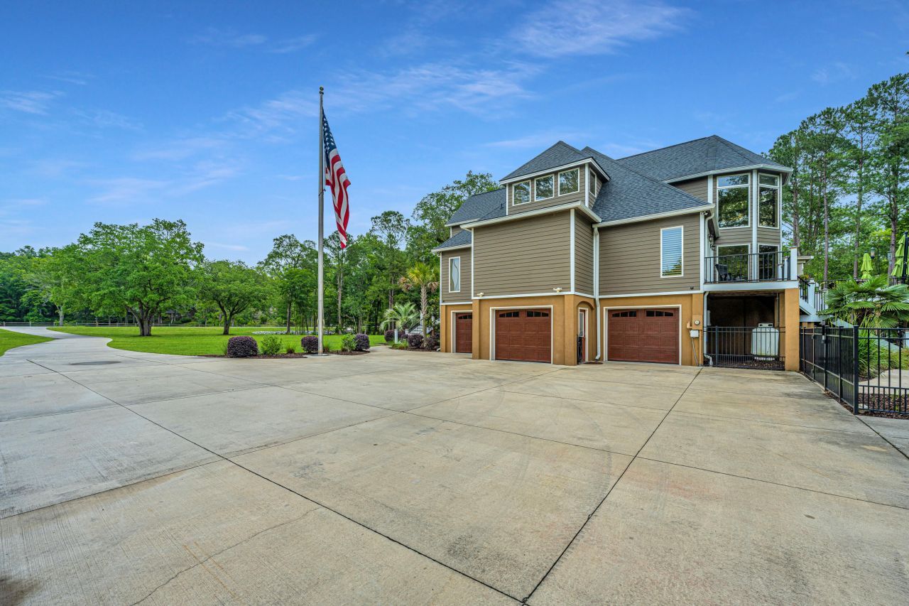 975 Mayfield Street Photo 6