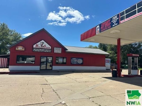 23 East Cherry Street, Vermillion, SD 57069