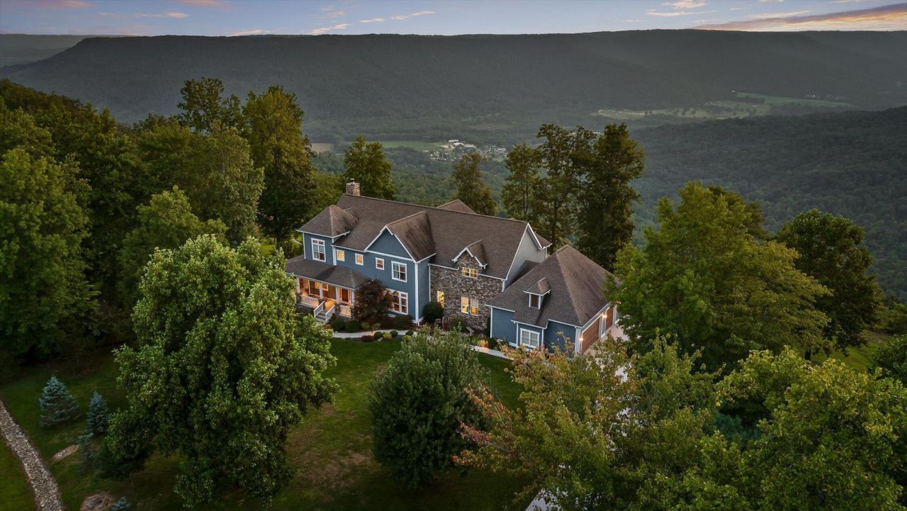 190 Gray Fox Court, Jasper, TN 37347 Main Photo