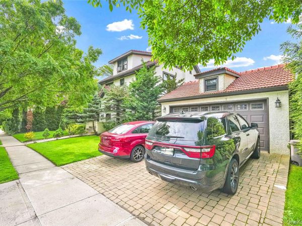 16008 12th Road, Beechhurst, NY 11357