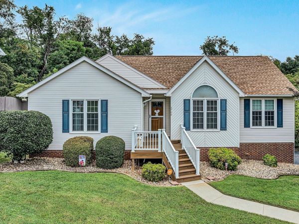 3706 Derby DR, Roanoke, VA 24012