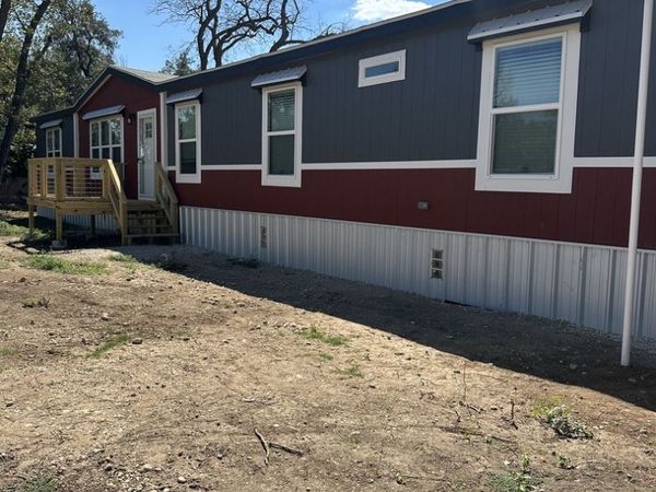 719 N Houston, Sabinal, TX 78881