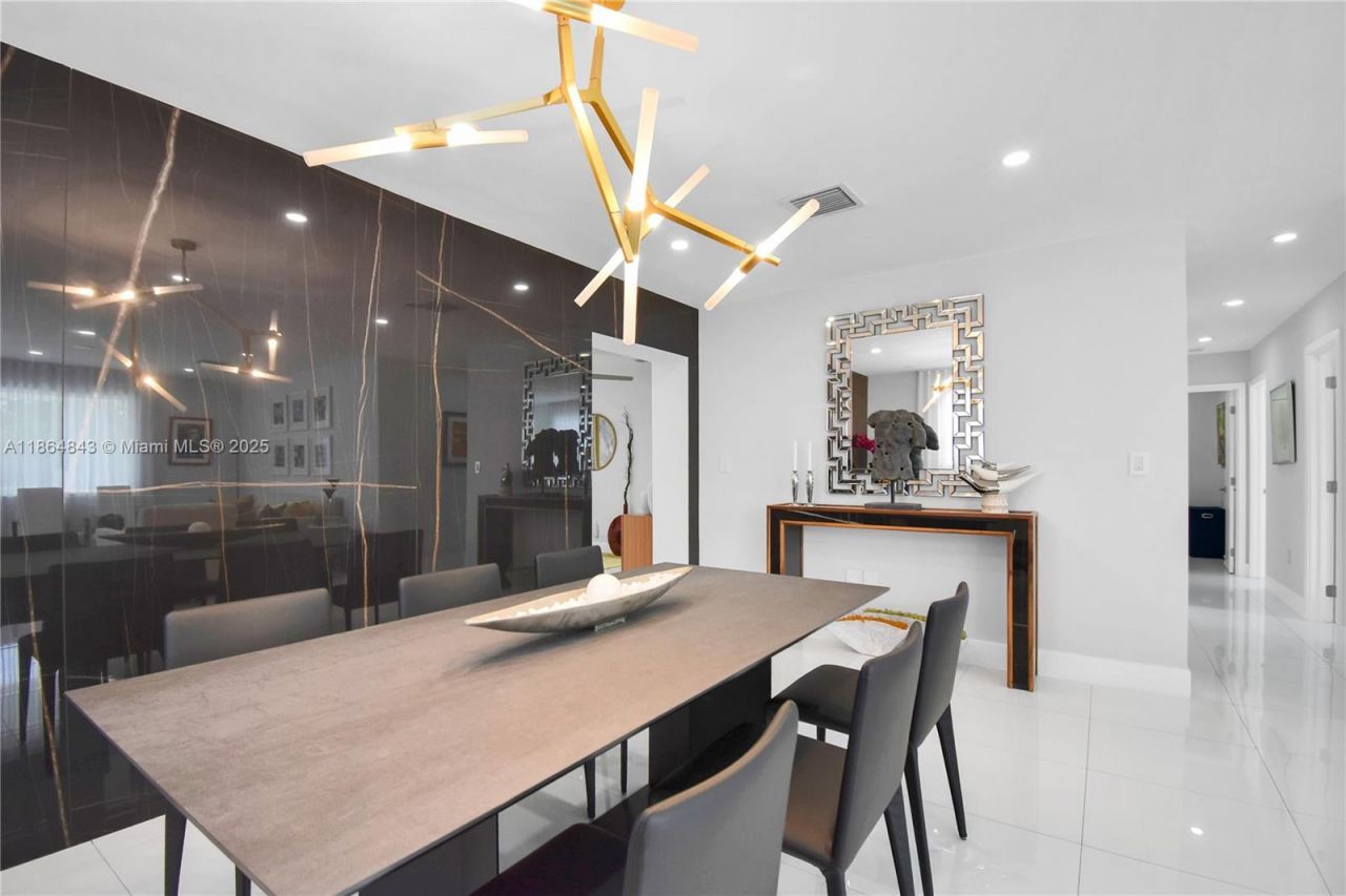 14441 S Biscayne River Rd, Miami, FL 33161 Photo