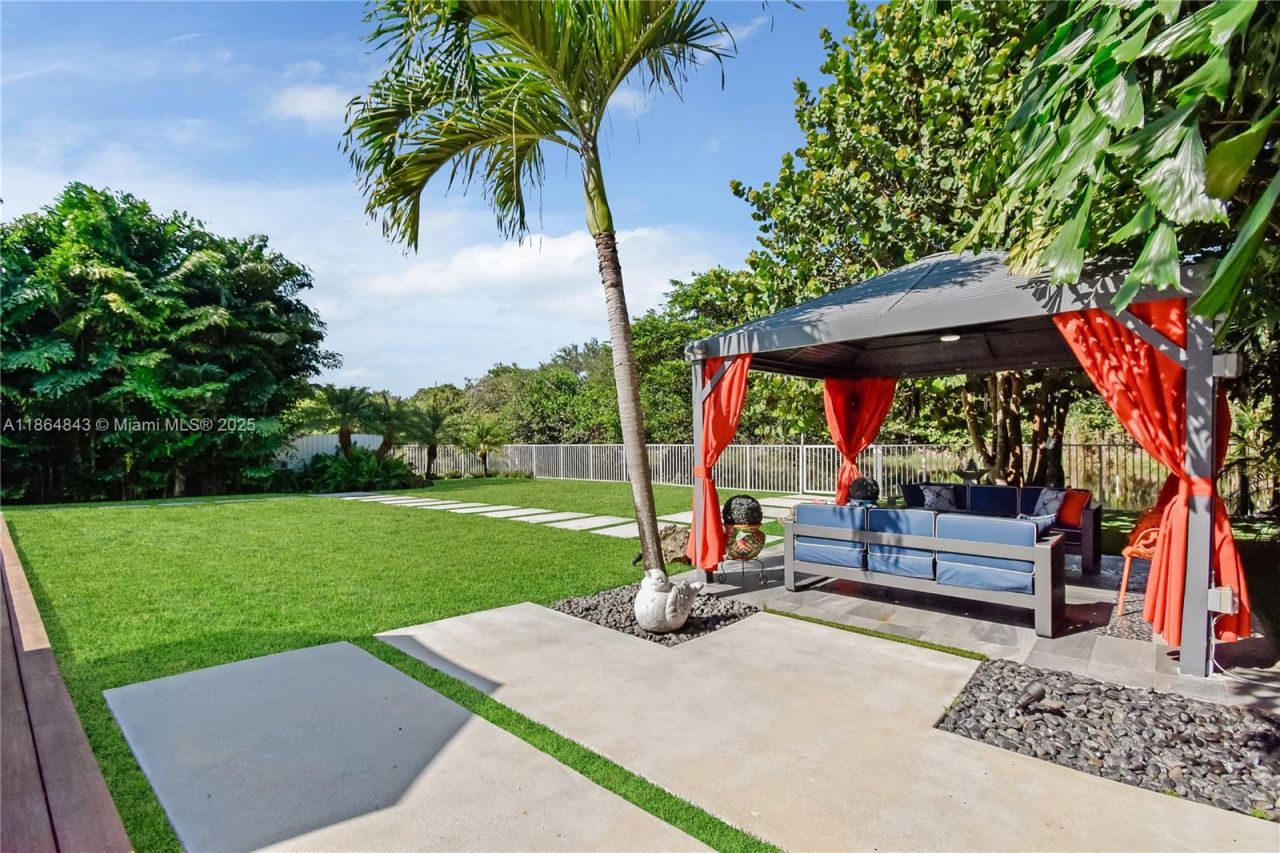 14441 S Biscayne River Rd, Miami, FL 33161 Photo