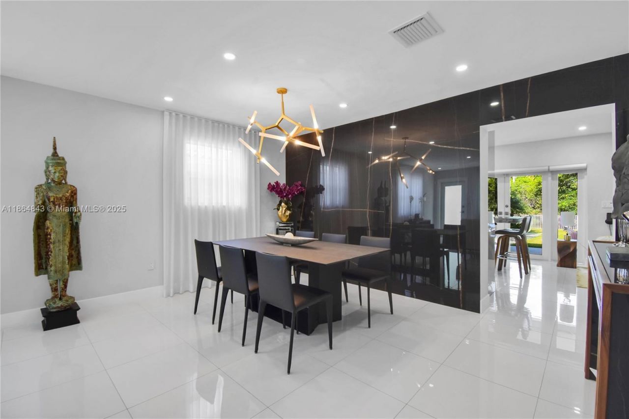 14441 S Biscayne River Rd, Miami, FL 33161 Photo