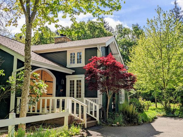 19875 SW Meadow View Drive, McMinnville, OR 97128