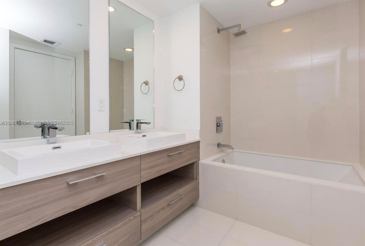 1300 S Miami Ave, Unit 1602, Miami, FL 33130 Photo