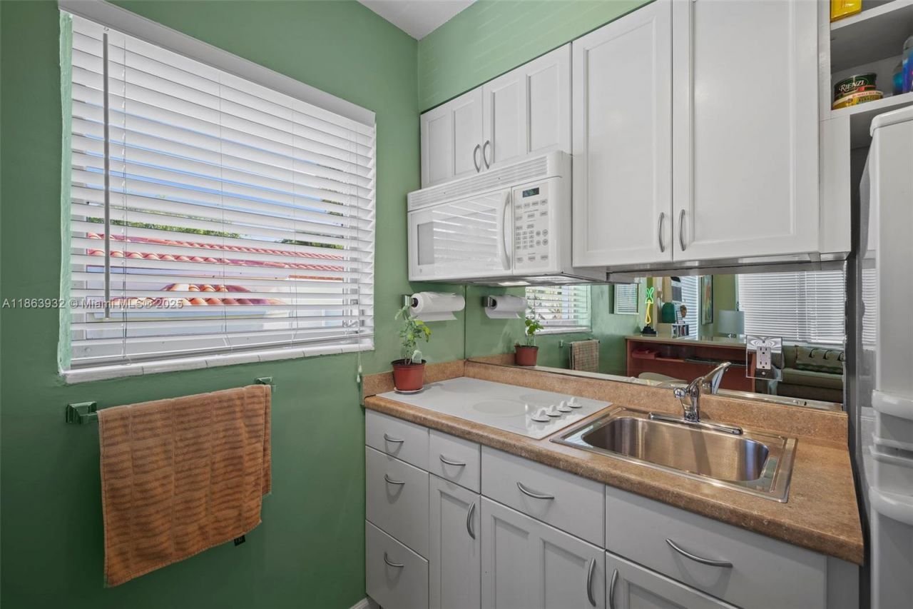 1525 Meridian Ave, Unit 202, Miami Beach, FL 33139 Photo