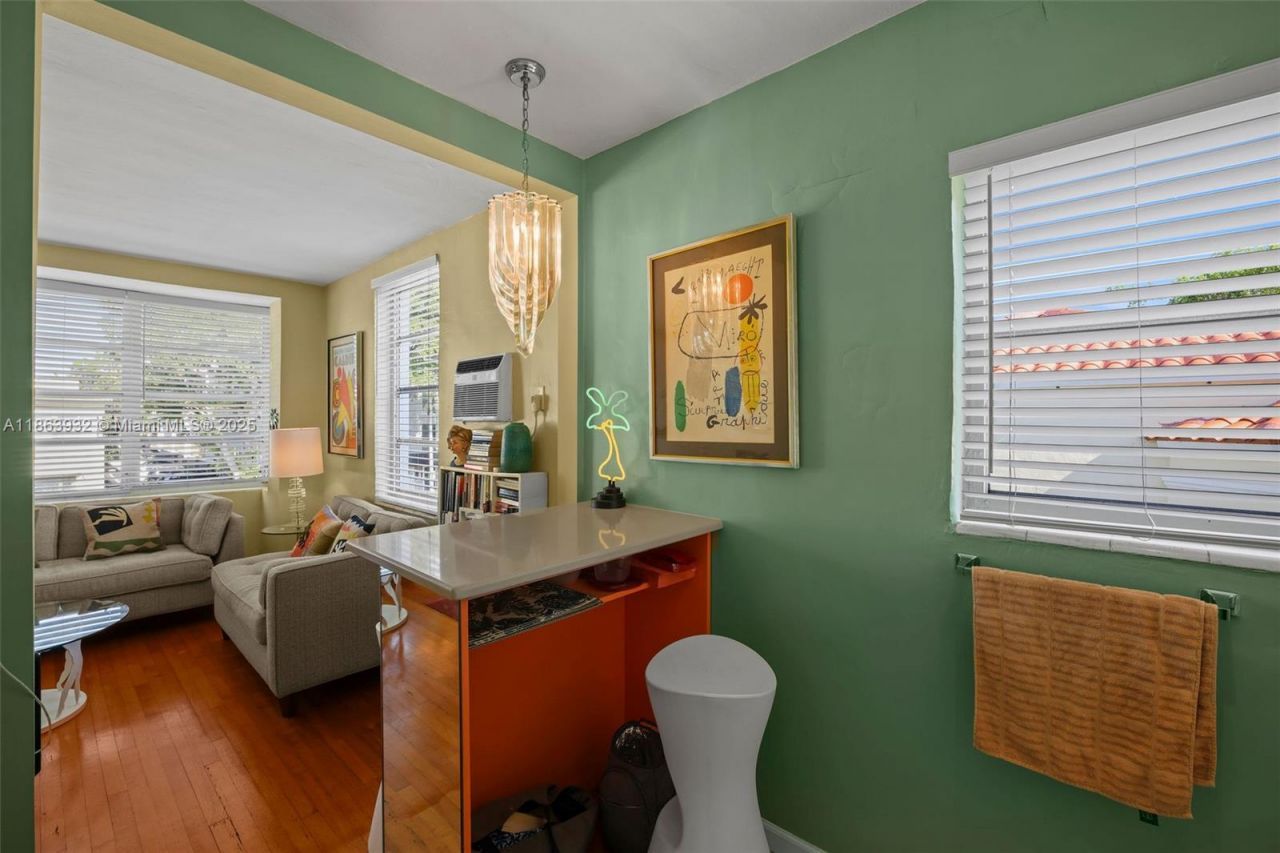 1525 Meridian Ave, Unit 202, Miami Beach, FL 33139 Photo