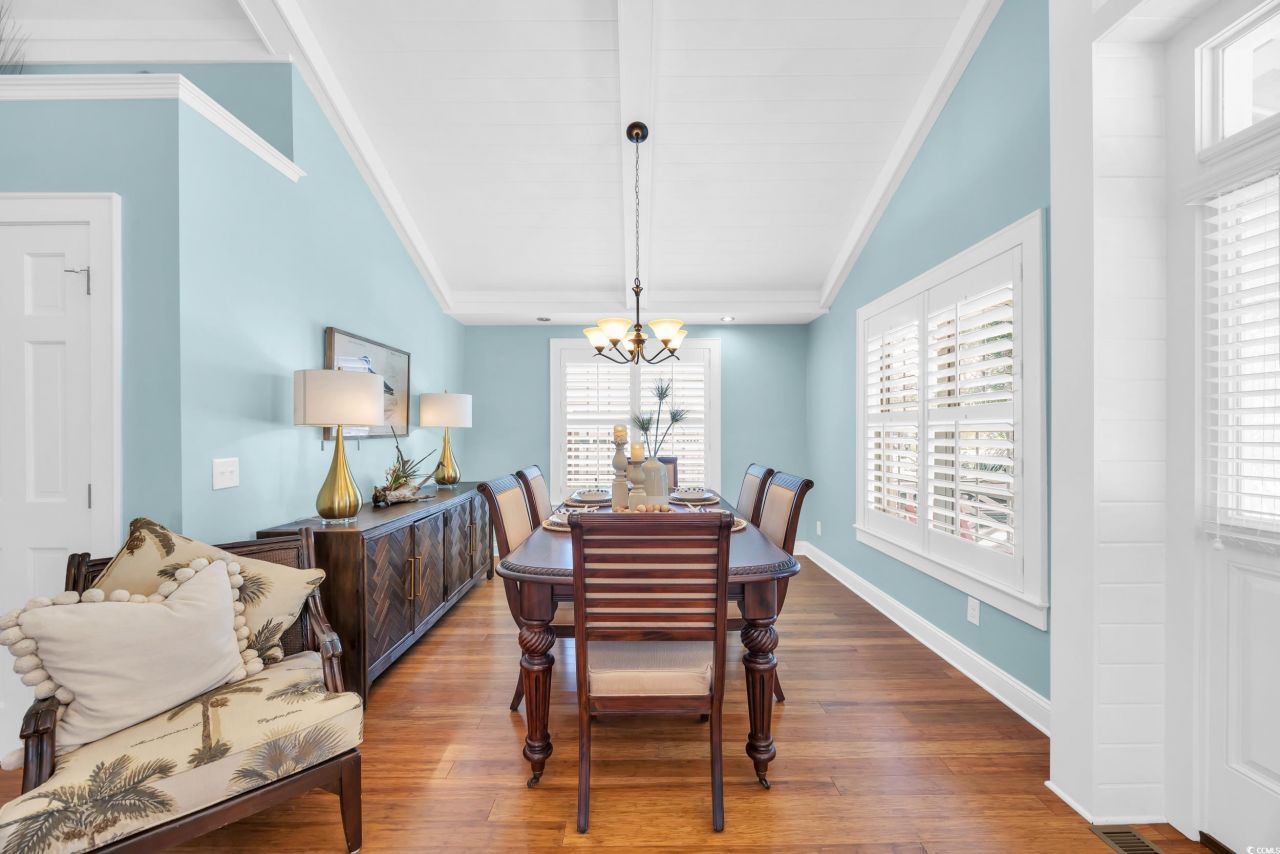 1612 Edge Dr. Photo 10