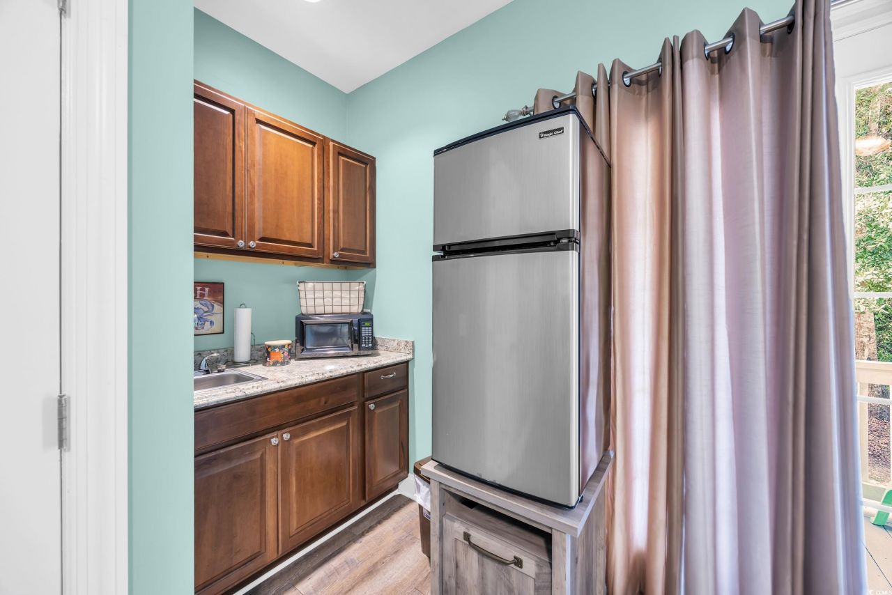 1612 Edge Dr. Photo 27